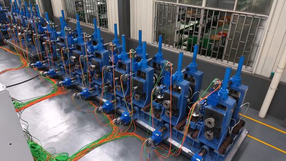 Accumulator রান আউট টেবিল সঙ্গে মিশ্র ইস্পাত পাইপ ঢালাই মেশিন